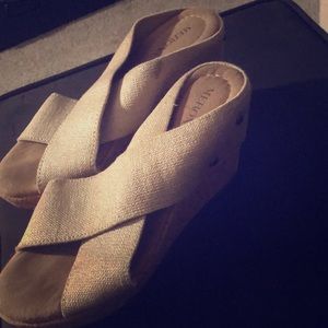 Size 6- wedges